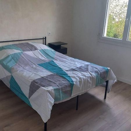 Maison Spacieuse Avec Un Terrain Casseneuil Eksteriør billede