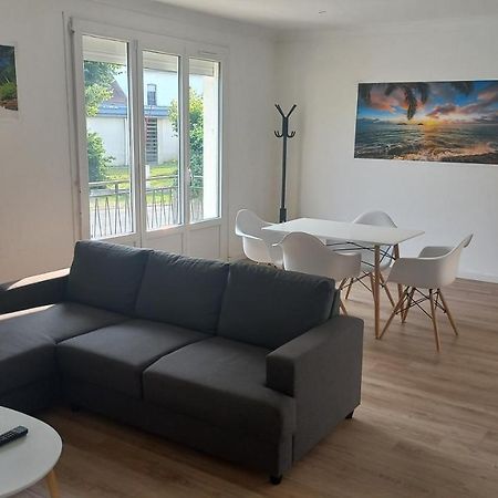 Maison Spacieuse Avec Un Terrain Casseneuil Eksteriør billede