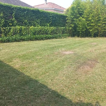 Maison Spacieuse Avec Un Terrain Casseneuil Eksteriør billede