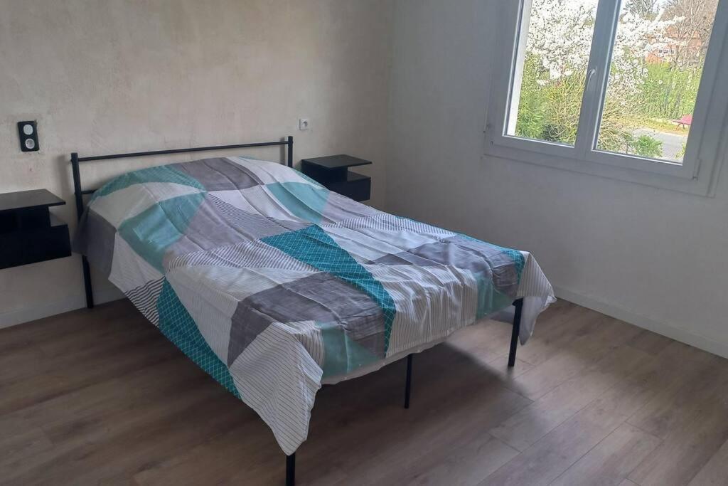 Maison Spacieuse Avec Un Terrain Casseneuil Eksteriør billede