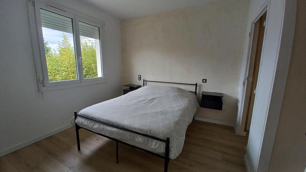 Maison Spacieuse Avec Un Terrain Casseneuil Eksteriør billede